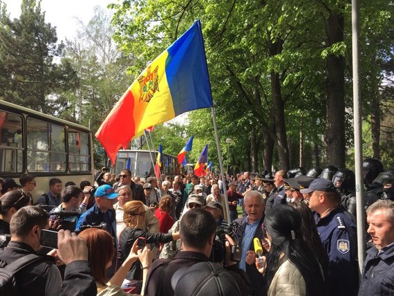 На мітингу в Молдові активісти вимагають проведення дострокових виборів до червня