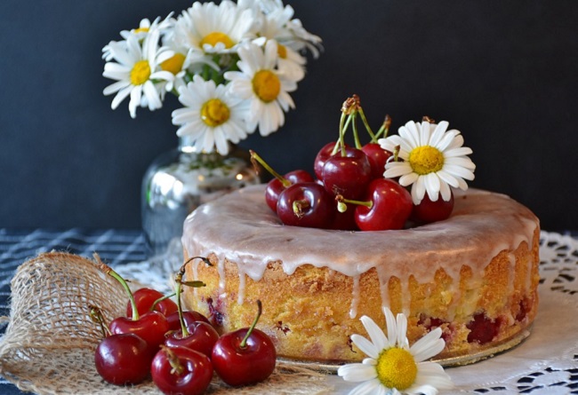 Черешневий бісквіт