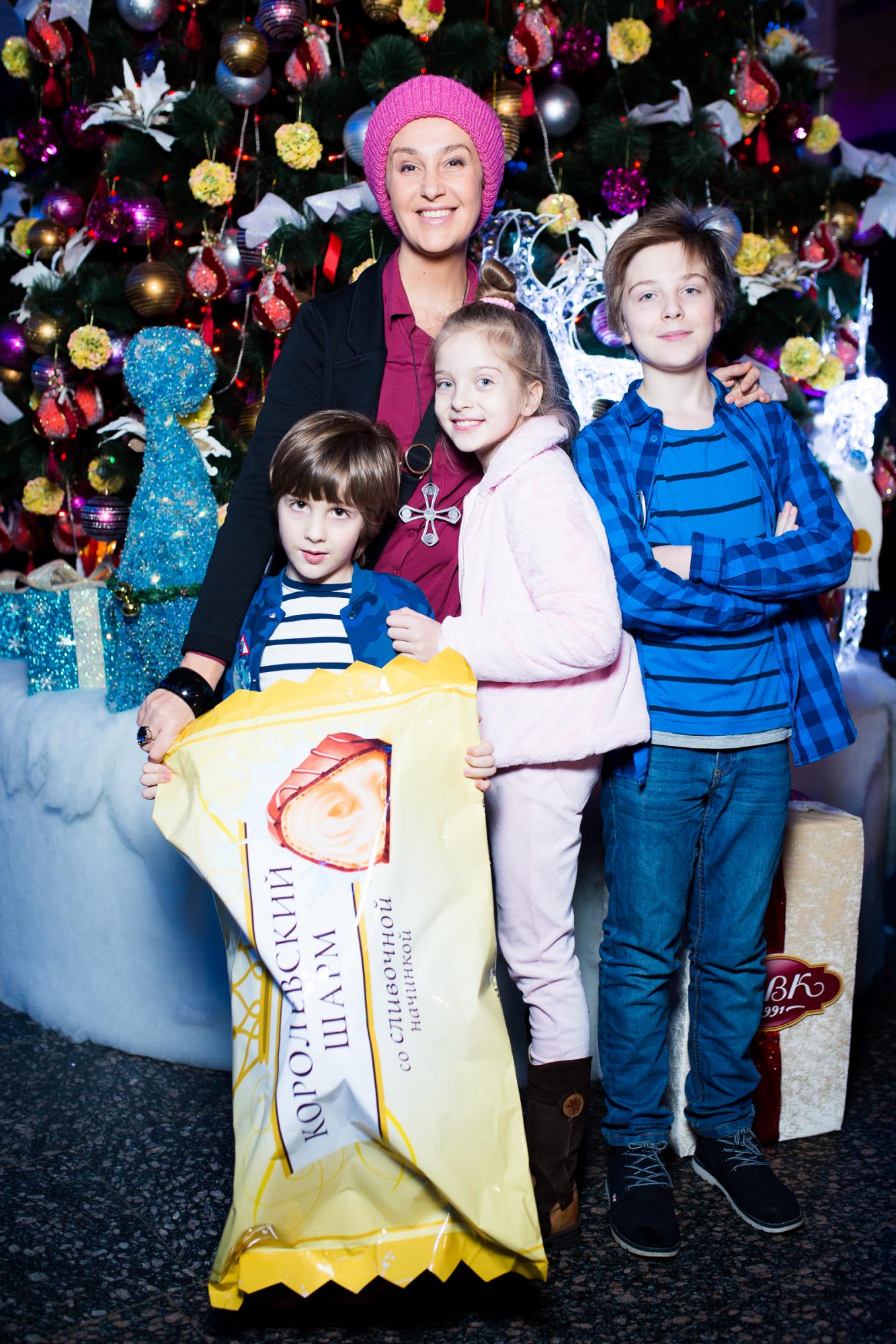 Соломко, Хлывнюк, Зибров и другие посетили премьеру зимнего шоу Winterra