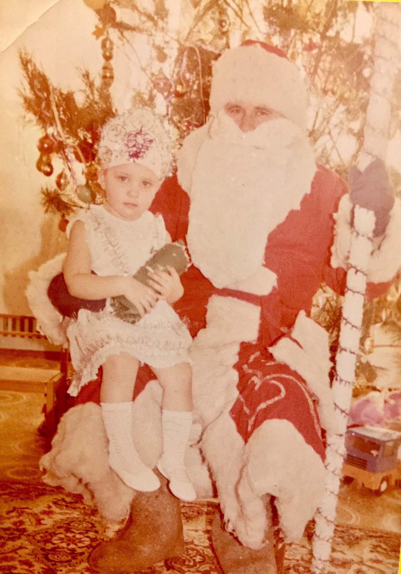 Понизили до Снежинки: Елена Кравец и актрисы "Женского Квартала" показали, кого играли в детстве (уникальные фото)