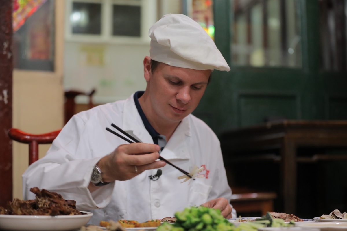 Дмитрий Комаров рассекретил страну нового сезона "Мира наизнанку"