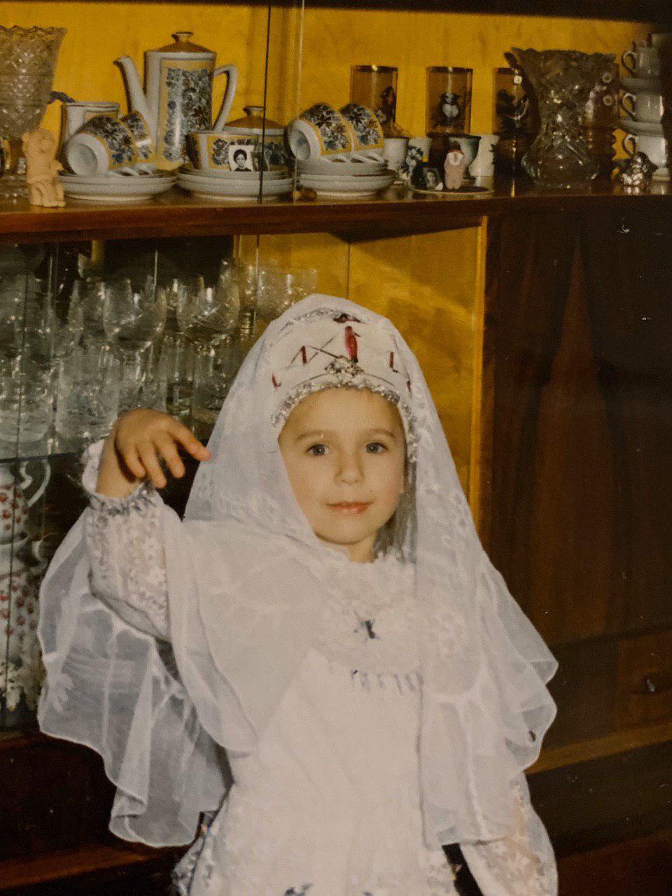 Понизили до Снежинки: Елена Кравец и актрисы "Женского Квартала" показали, кого играли в детстве (уникальные фото)