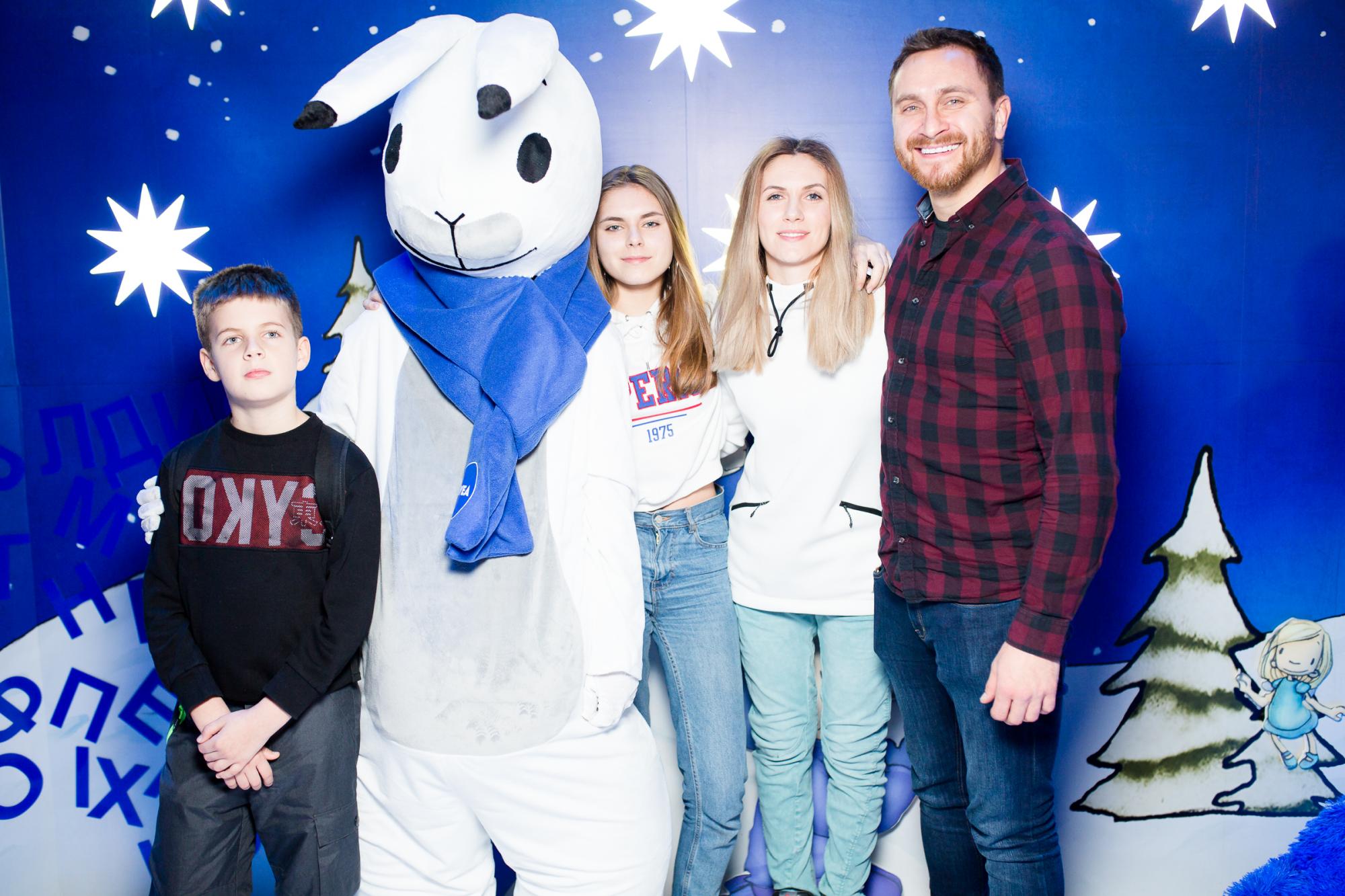 Соломко, Хлывнюк, Зибров и другие посетили премьеру зимнего шоу Winterra