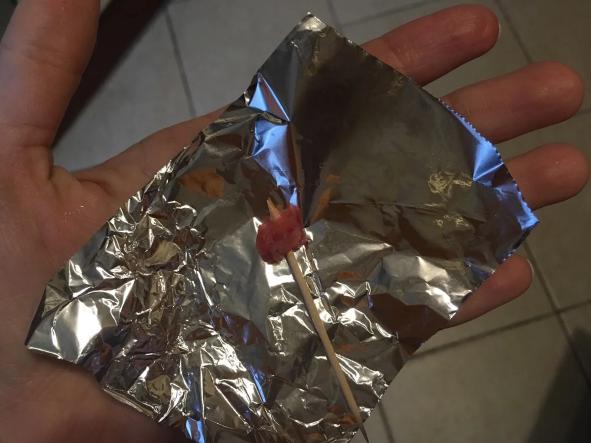 Как отличить натуральное мясо от накаченного химией за 30 секунд: простой способ