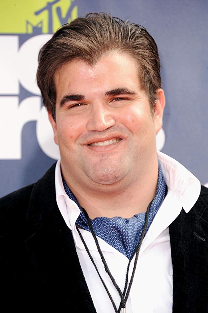 Умер известный голливудский актер-миллиардер: ему было 35 лет