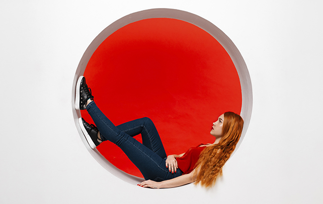 Світлий смуток: співачка з Луганська зняла кліп у Львові і "підірвала" мережу