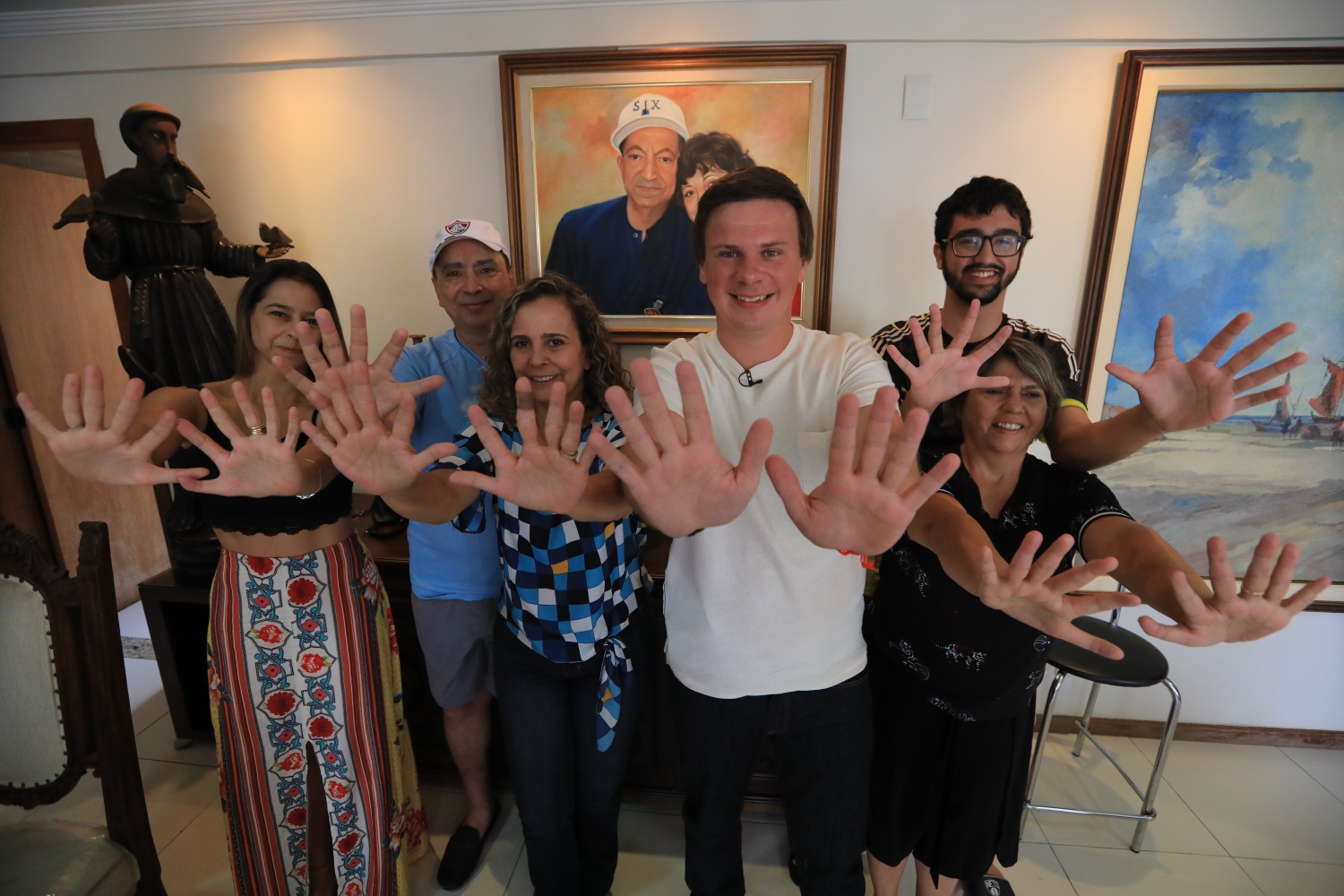 Как живут люди-вампиры: Дмитрий Комаров снова решил рискнуть своей жизнью