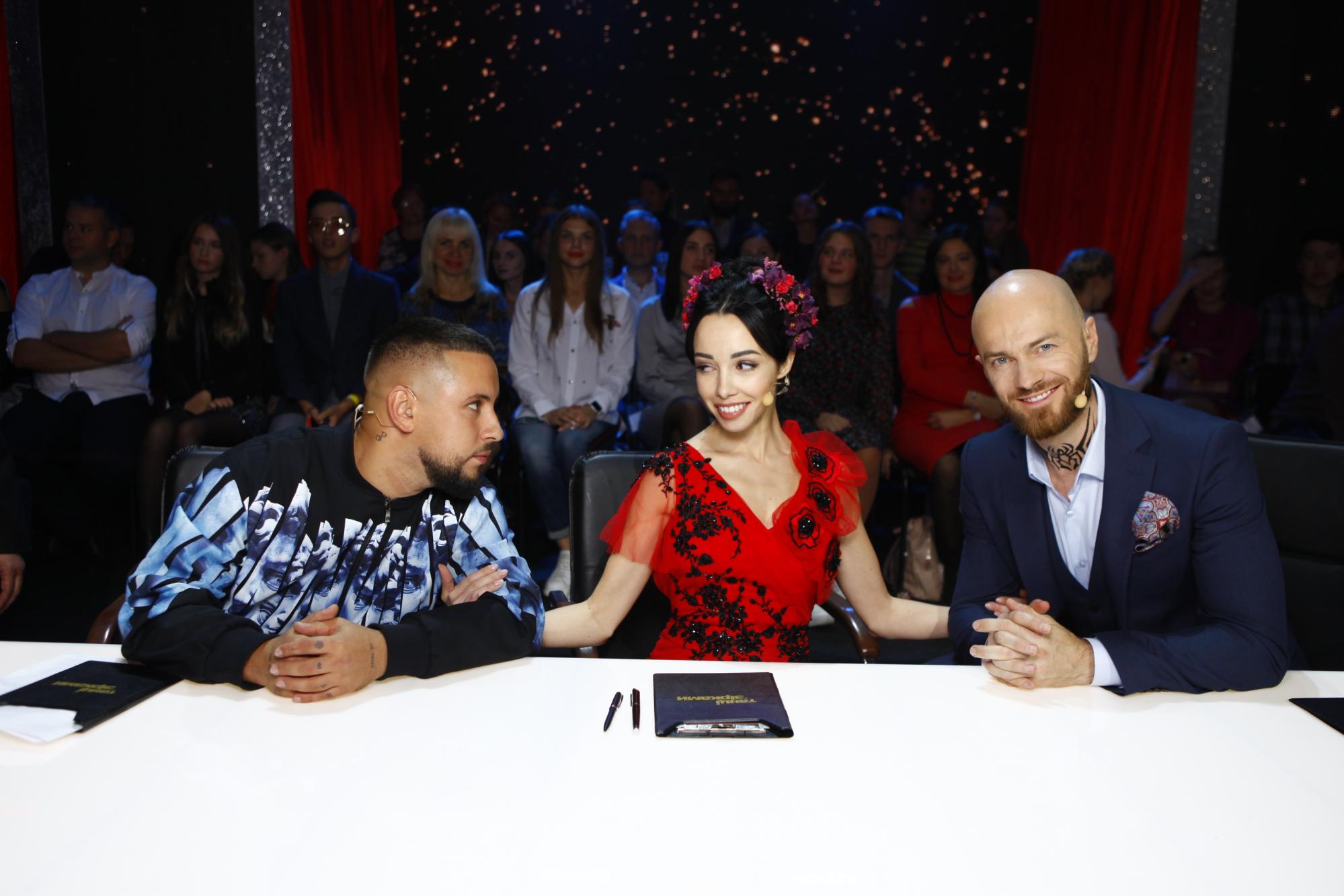 "Цирк" на Танцах со звездами: Игорь Ласточкин станет силачом, а Денис Беринчик - уборщиком