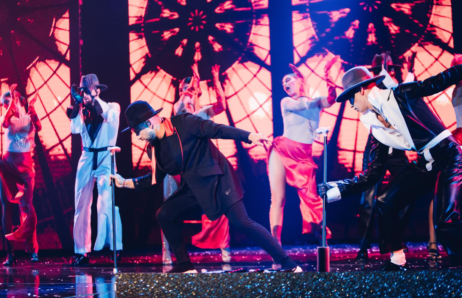 MONATIK поделился душевной семейной традицией в канун новогодних праздников