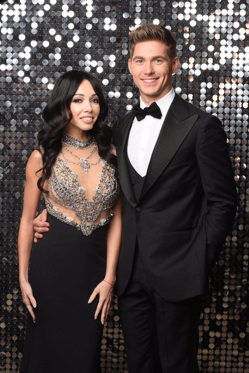 Каменских-зебра и Кароль-Джессика Рэббит: звезды удивляли смелыми образами на "Ночі суперхітів" (фото)