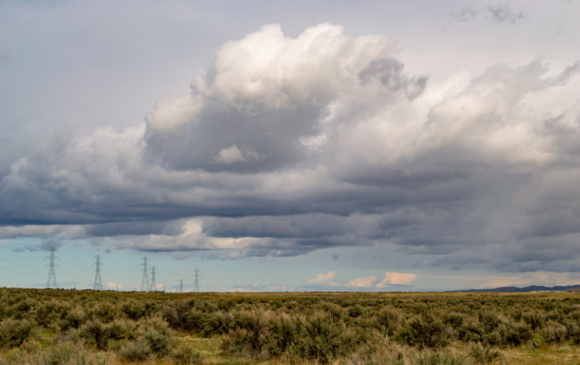 Циклон "заденет" Украину: синоптики рассказали о грозах 26 августа