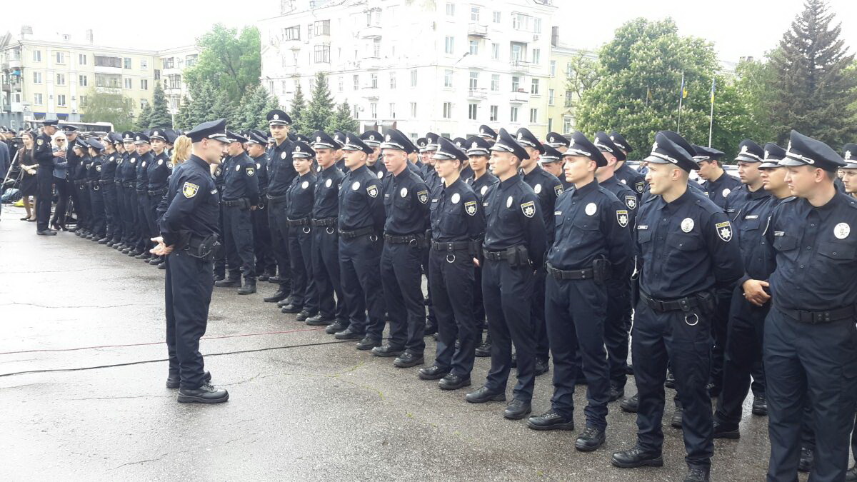 Порошенко: відкриття патрульної поліції на Донбасі має принципове державне значення