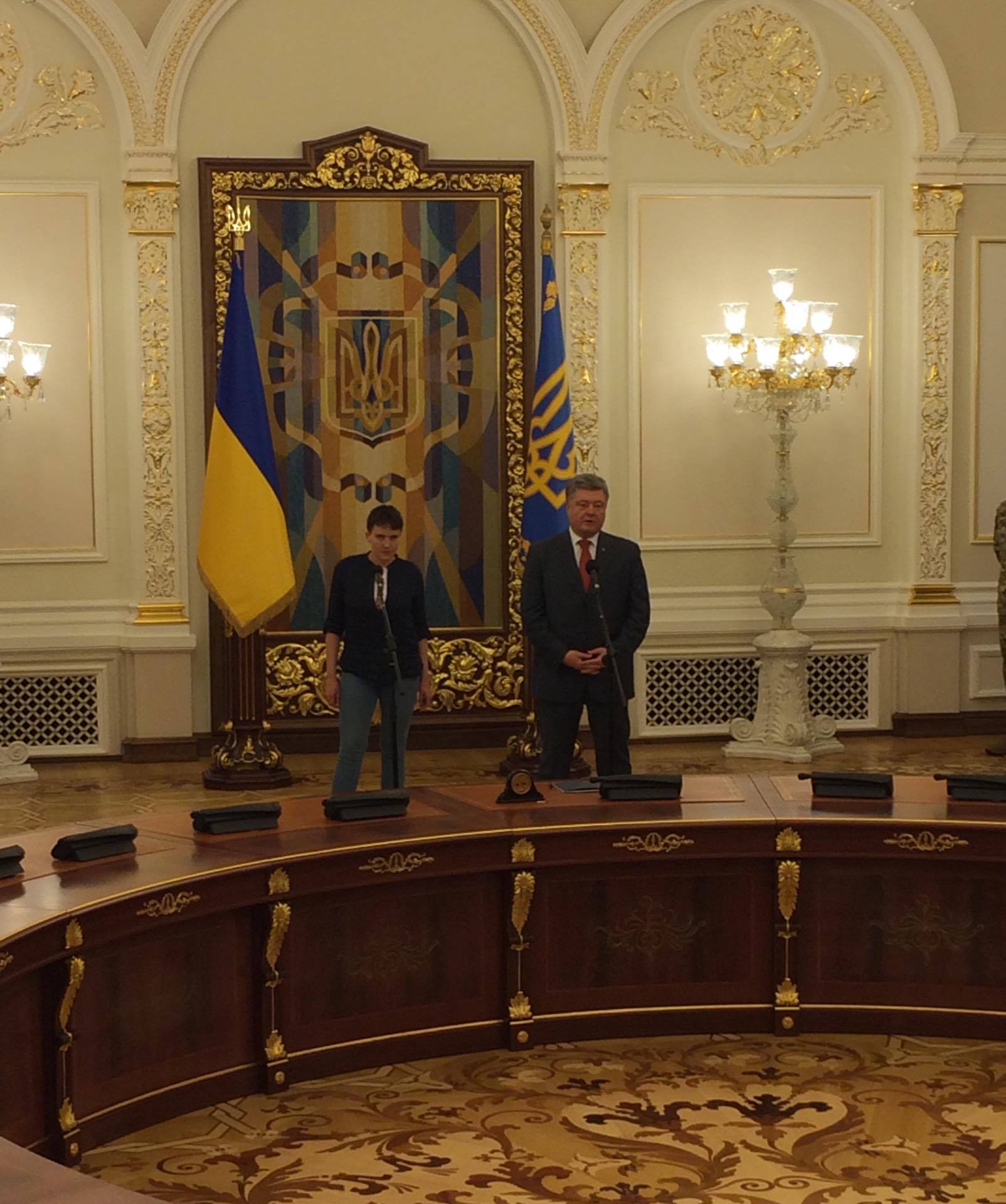 Савченко пожелала россиянам встать с колен