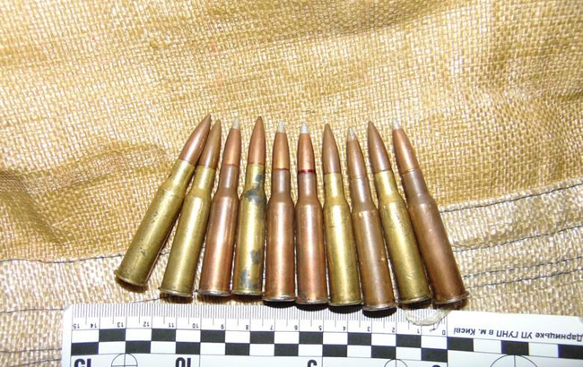 У Києві затримали чоловіка із зброєю та боєприпасами