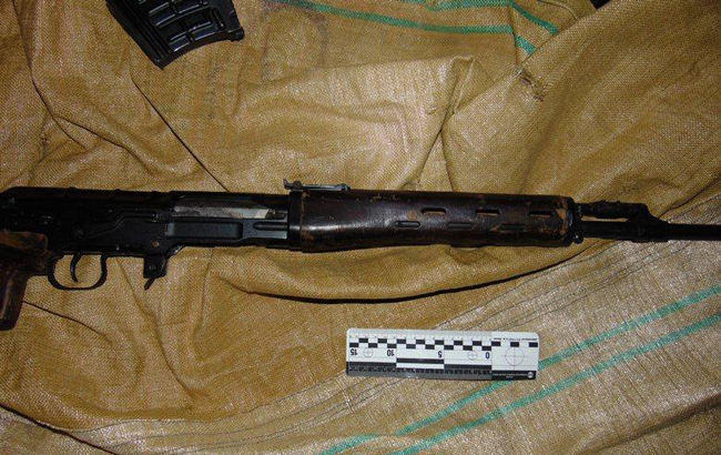 У Києві затримали чоловіка із зброєю та боєприпасами