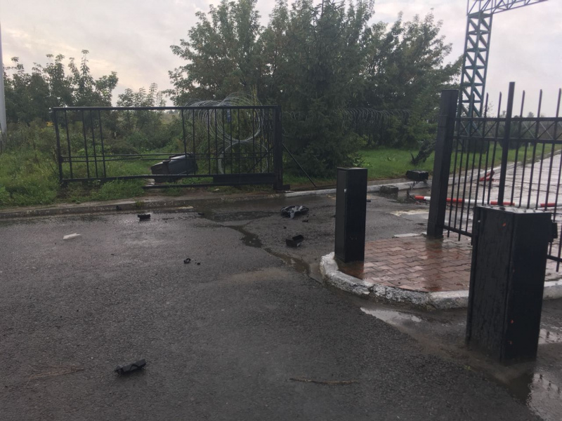 В Україну з Польші намагався прорватися автомобіль, позбивавши шлагбауми