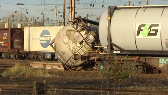 У Франції потяг з хімікатами зійшов з рейок