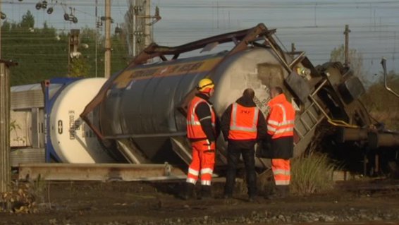 У Франції потяг з хімікатами зійшов з рейок