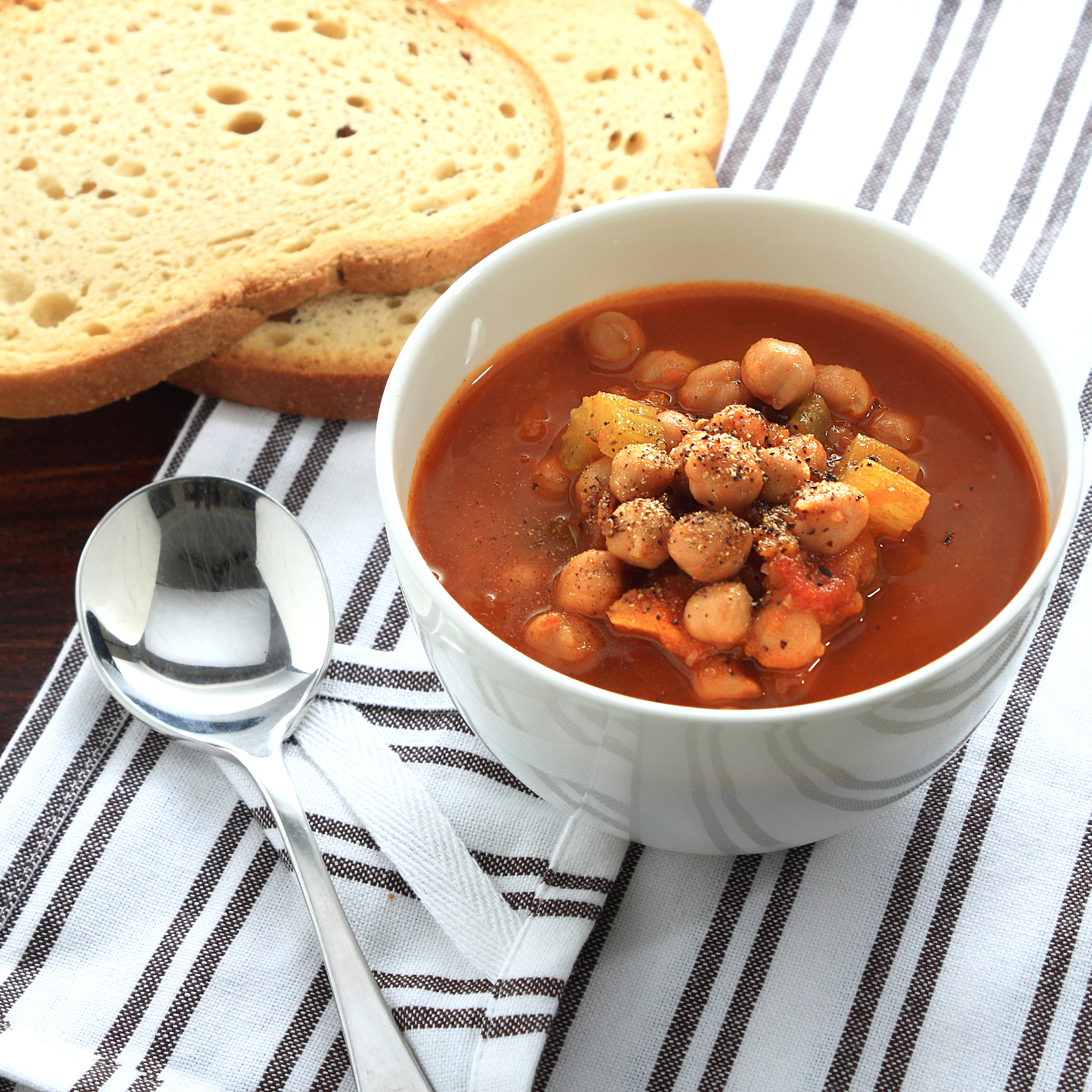 З лимоном і сиром: топ-3 небанальних супів від соліста групи "Тік" Віктора Бронюка