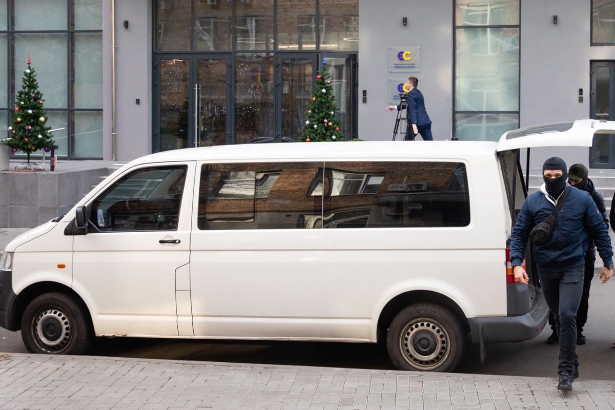 У "Євросолідарності" відреагували на обшуки в офісі партії