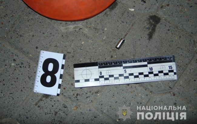 Внаслідок стрілянини у центрі Чернівців постраждали двоє осіб