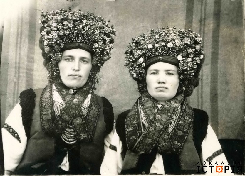 Подивіться унікальні фото весіль із сімейних альбомів українців: яскраво і колоритно