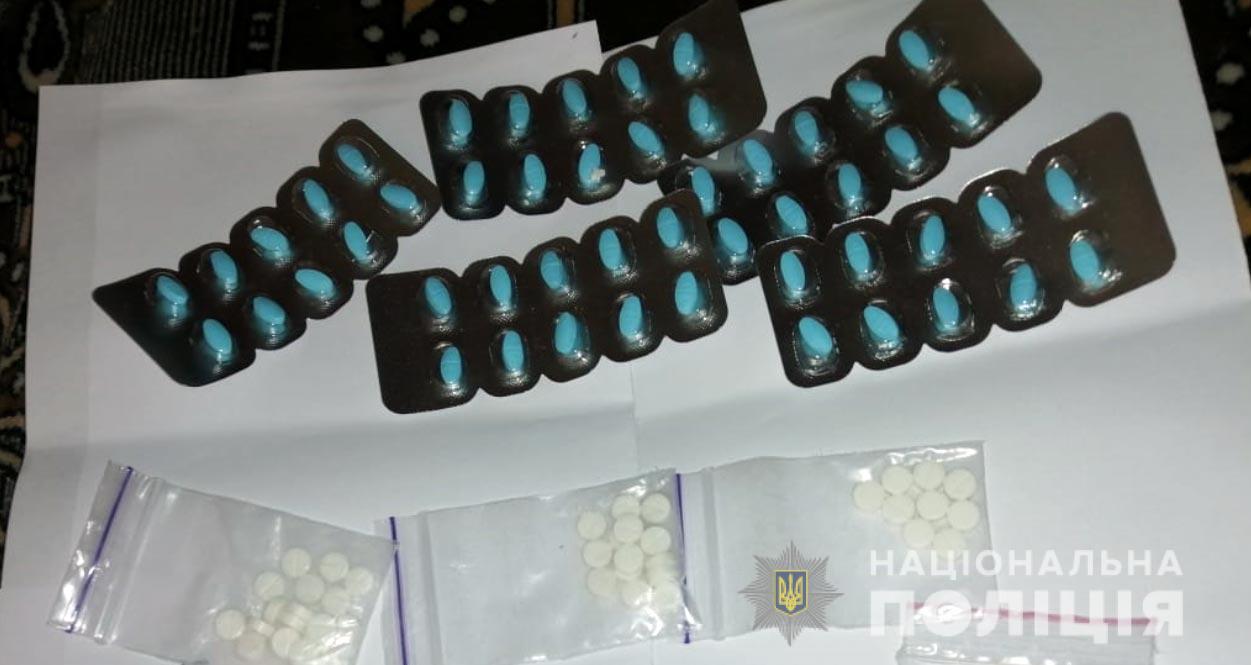 Под Полтавой две старушки организовали наркобизнес: накопили в банке больше полумиллиона