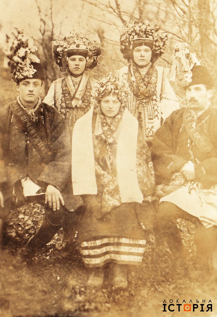 Подивіться унікальні фото весіль із сімейних альбомів українців: яскраво і колоритно