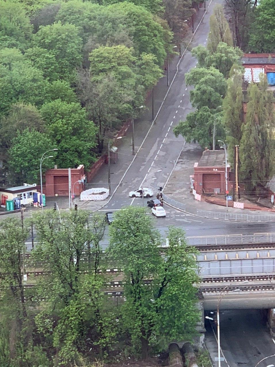 Поминальное воскресенье: в Киеве авто "штурмуют" кладбище