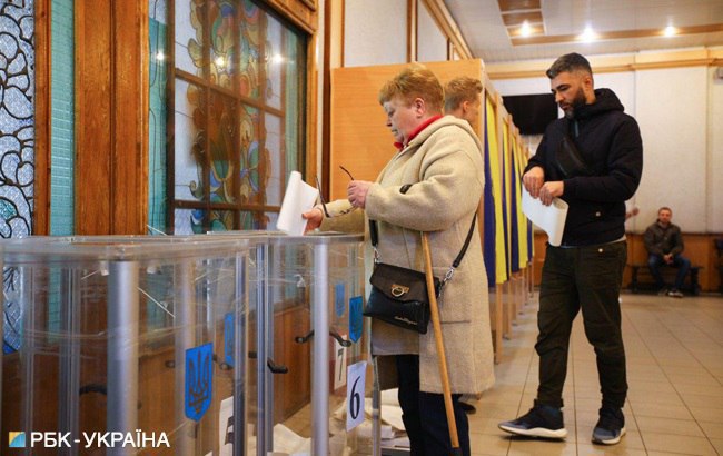 Выборы президента Украины: зафиксировано первое задержание за фотосъемку