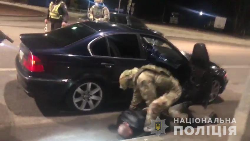 Под Винницей мошенник выманил у пенсионерки крупную сумму: боялась за здоровье сына