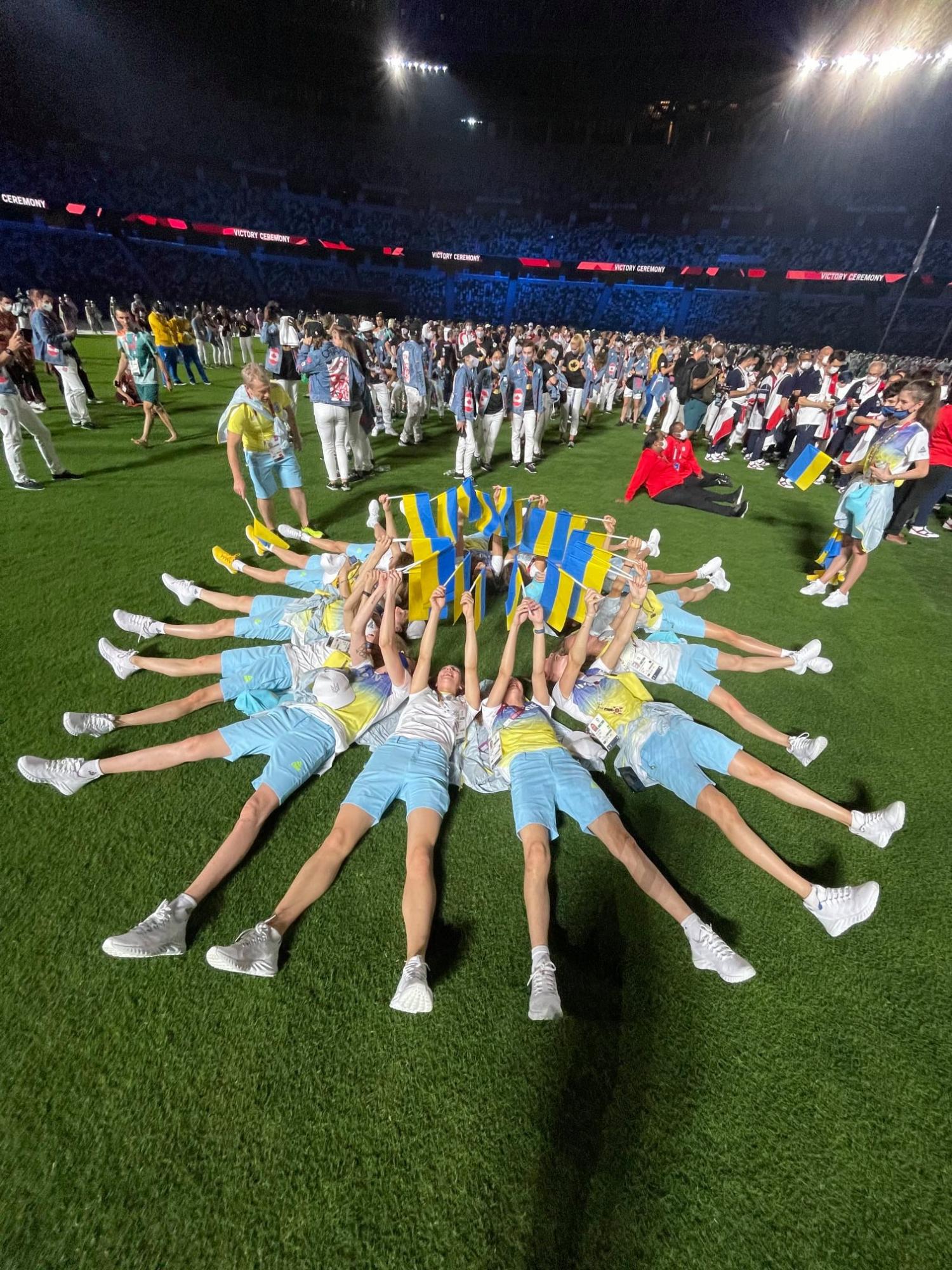 Українські спортсмени взяли участь в церемонії закриття Олімпіади 2020: яскраві фото з Токіо