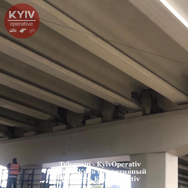 В Киеве "устал" еще один мост: недавно отчитались о ремонте (фото)