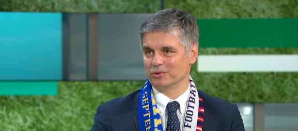 На британском ТВ карту Украины на форме сборной сравнили с грязным пятном: вспыхнул скандал