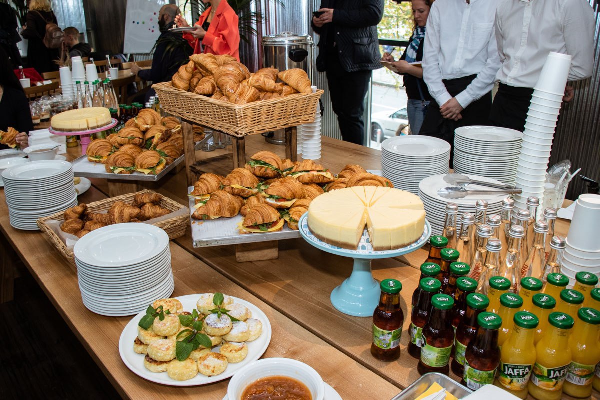 Пресс-марафон Зеленского: чем президент кормил журналистов (фото)