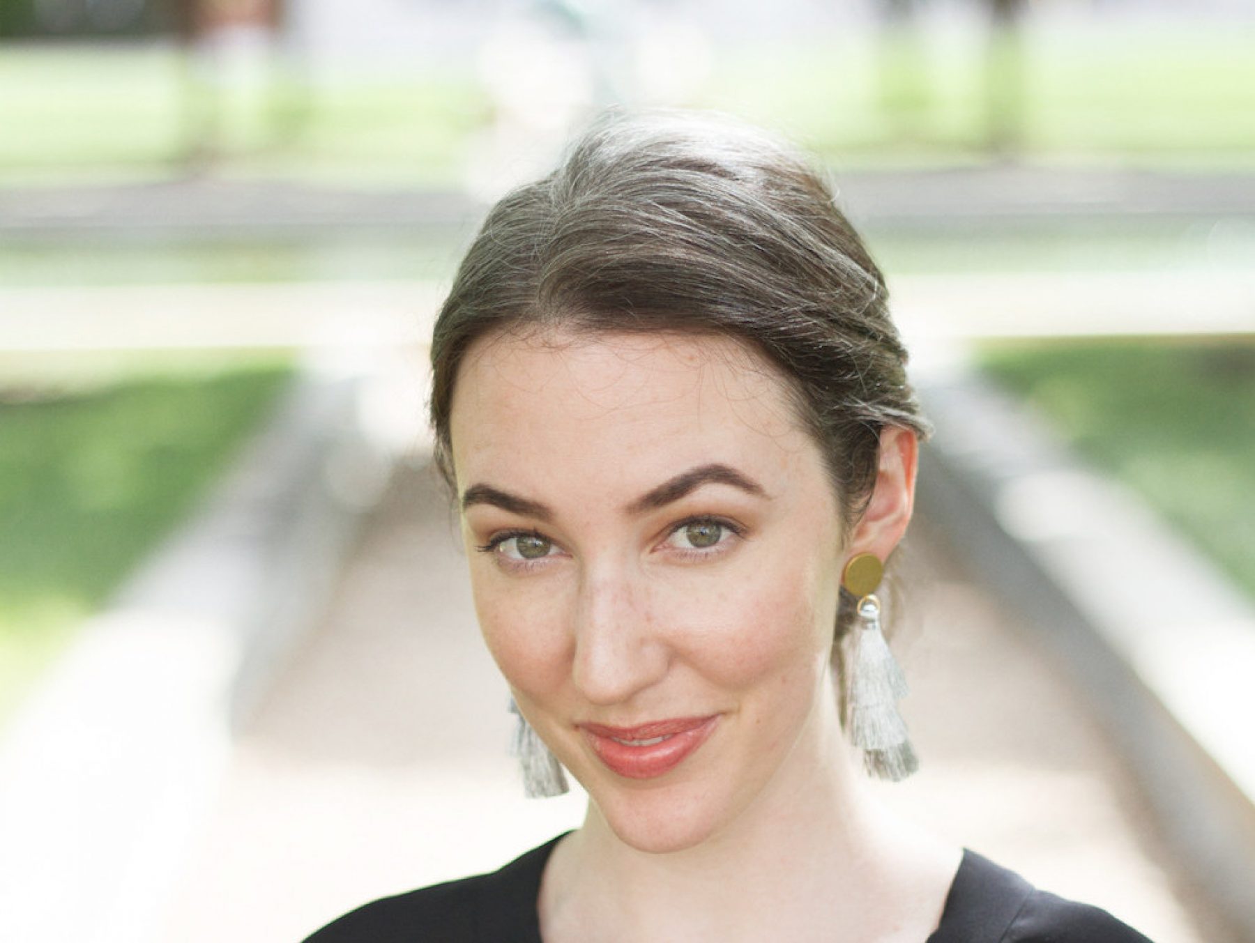 Седина - это красиво: женщины со всего мира присоединяются к необычному тренду