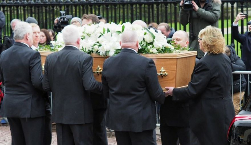 В Кембридже простились со Стивеном Хокингом