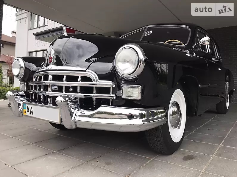 В Киеве продают легендарную Волгу 1955 года за 2,7 миллиона