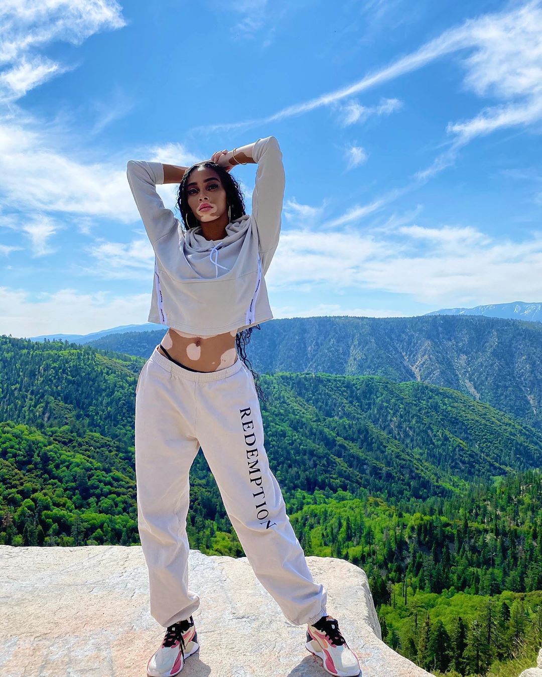 Взять на заметку: Винни Харлоу показала, как сделать спортивный образ соблазнительным