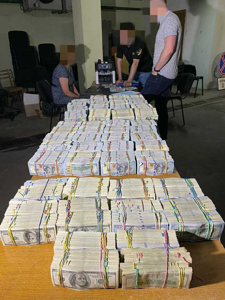 "Подарок Злочевскому": за что предлагали взятку Холодницкому