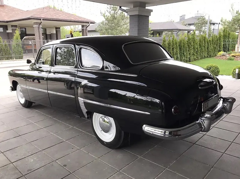 В Киеве продают легендарную Волгу 1955 года за 2,7 миллиона