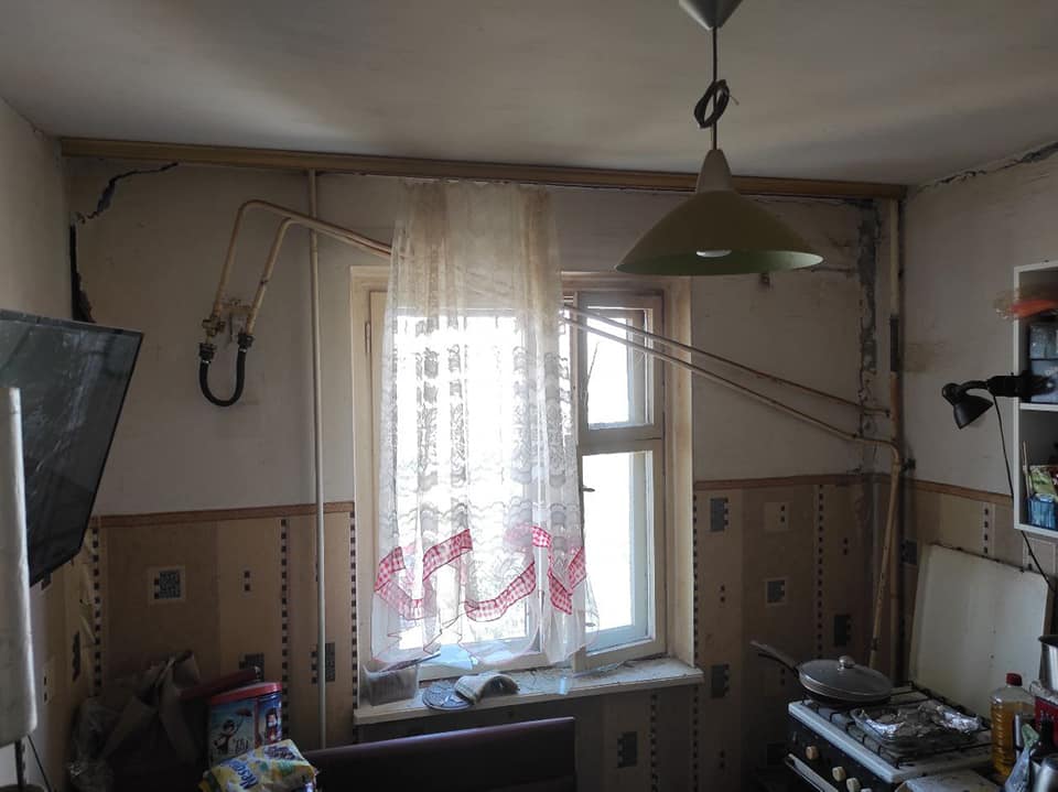 Вибух будинку на Позняках: сусіди знайшли "крайню"