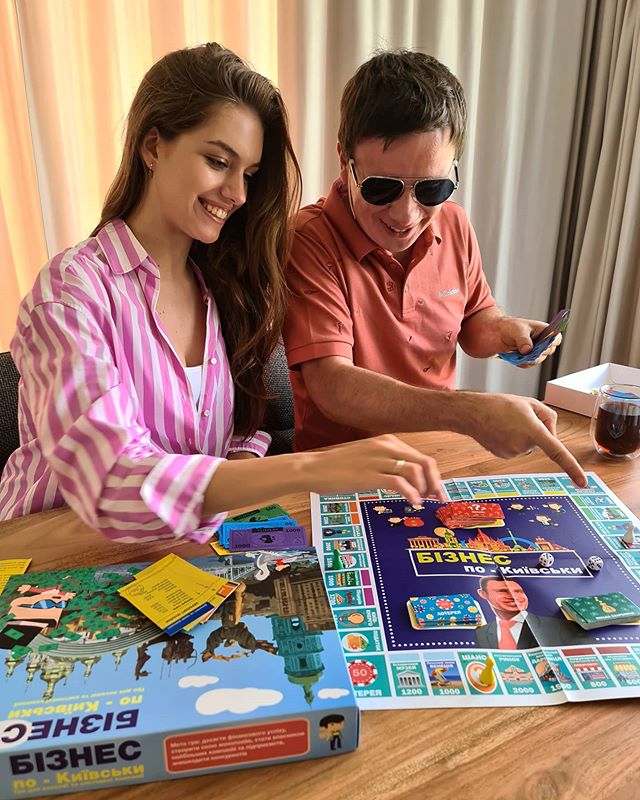 Купив футбольний клуб: Дмитро Комаров з дружиною похвалився сімейним "бізнесом"