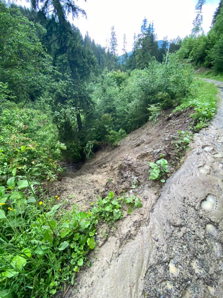 В Карпатах из-за непогоды исчезло красивое изумрудное озеро: его очень любили туристы