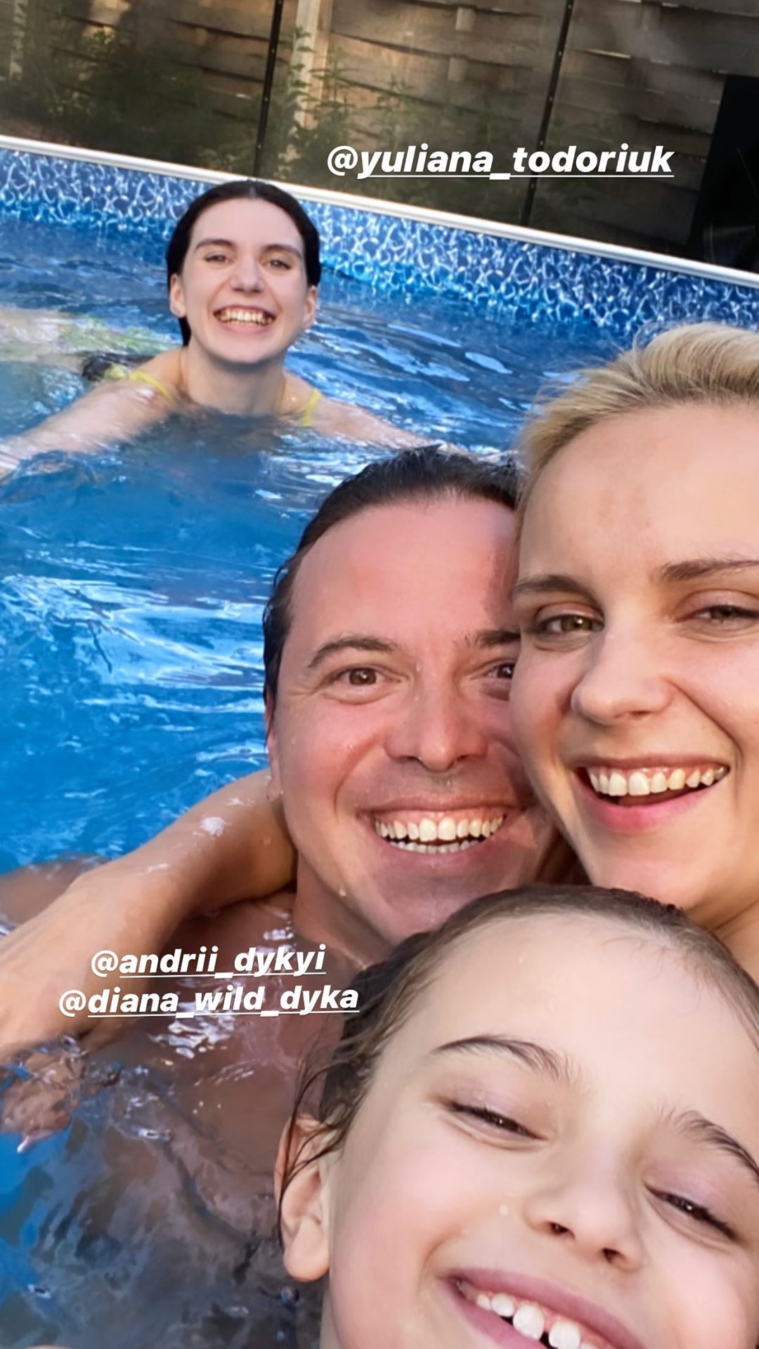 Лесная мавка: Лилия Ребрик в воздушном платье-вышиванке за 1000 евро заворожила магнетизмом