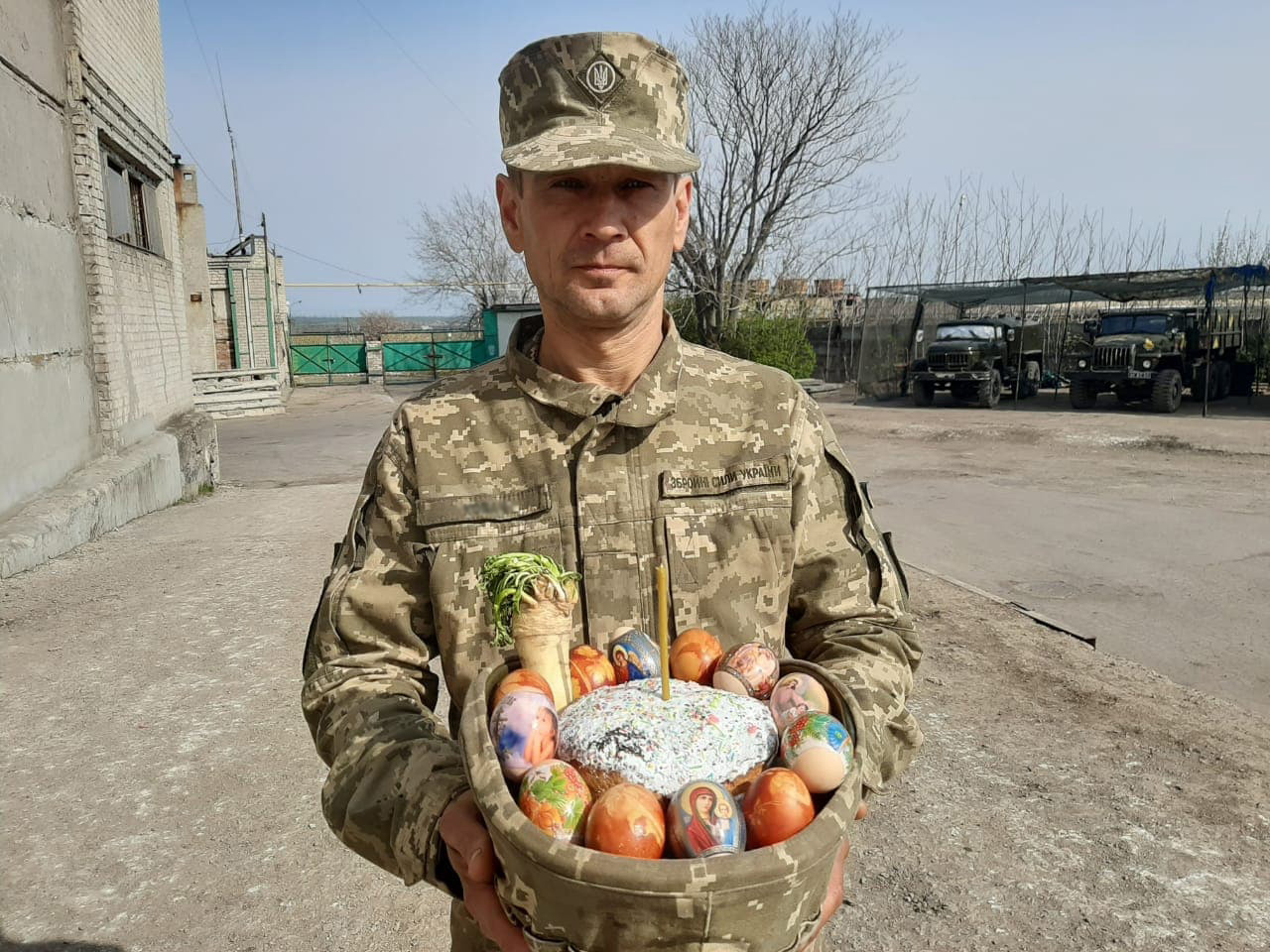 Украинские бойцы встретили Пасху на Донбассе: впечатляющие фото