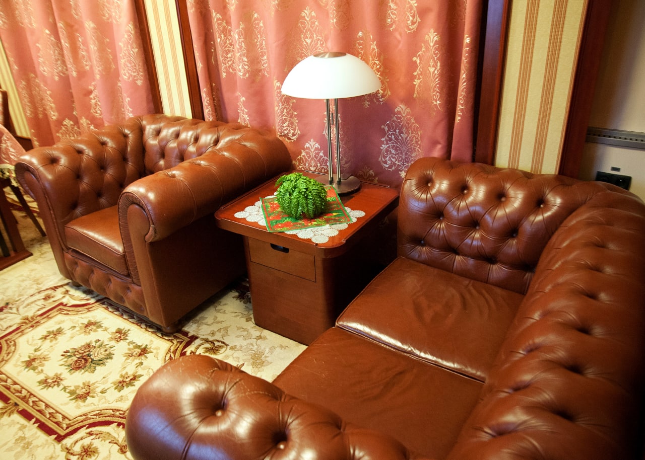 Кухня, спальня и душ: фото самых роскошных вагонов Укрзализныци