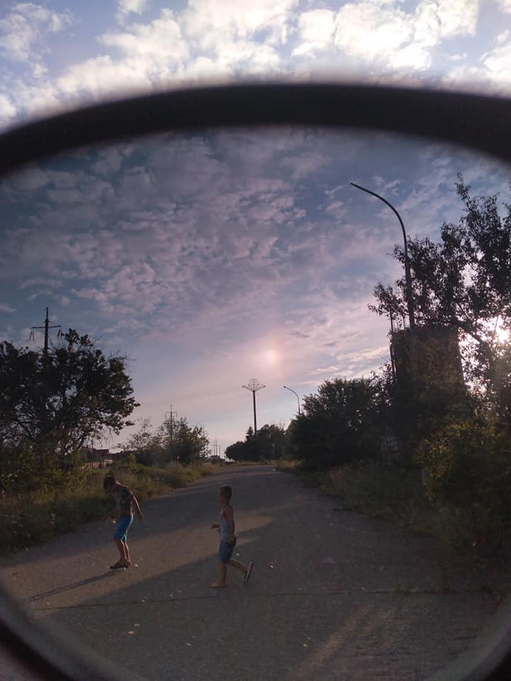 Под Одессой жители наблюдали необычное явление: "двойник" Солнца