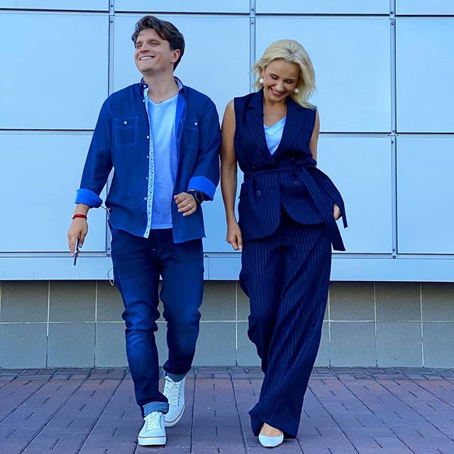 Леди Элегантность: Лилия Ребрик в ультратрендовом костюме за 2 800 грн покорила стилем