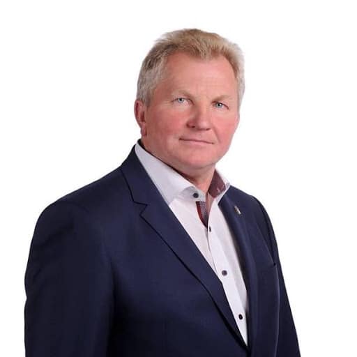 Під Тернополем топ-чиновник зацідив кулаком в обличчя жінці: страшна тенденція